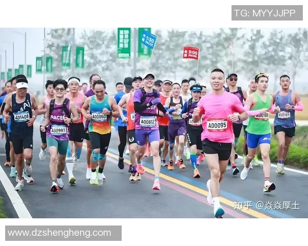 城市马拉松特别报道:北京攀岩队勇闯赛道展现逆袭精神与团队力量 城市马拉松特别报道:北京攀岩队勇闯赛道展现逆袭精神与团队力量